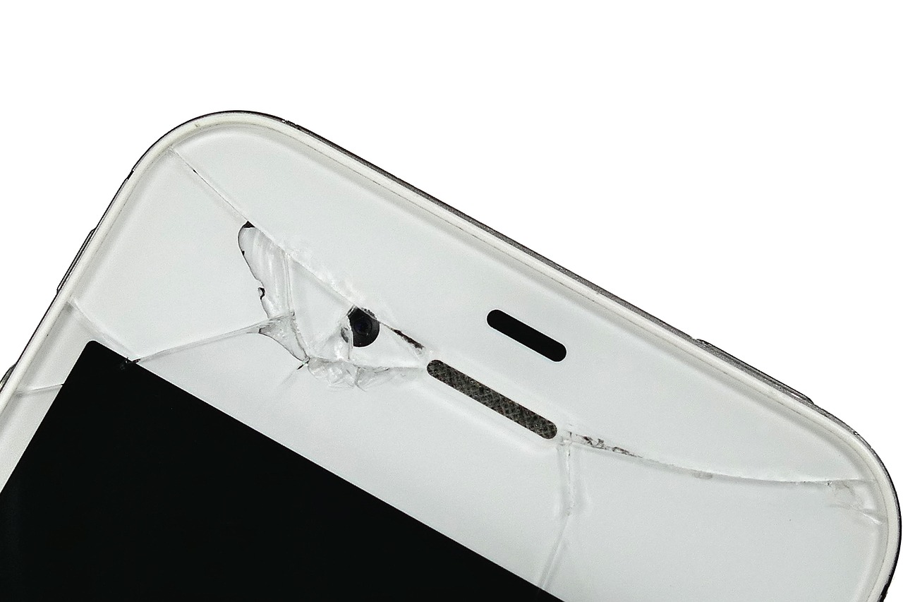 Kaip apsaugoti telefono ekraną nuo įskilimų? post thumbnail image